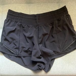 Lululemon Hotty Hot High-Rise Lined Shorts 2.5”